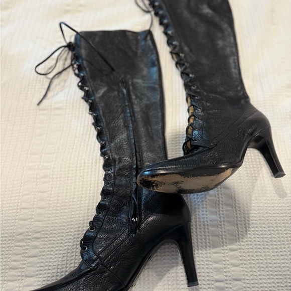 New Michael Kors Size 8 Black Lace-Up Knee-High Heeled Boots - Picture 3 of 7